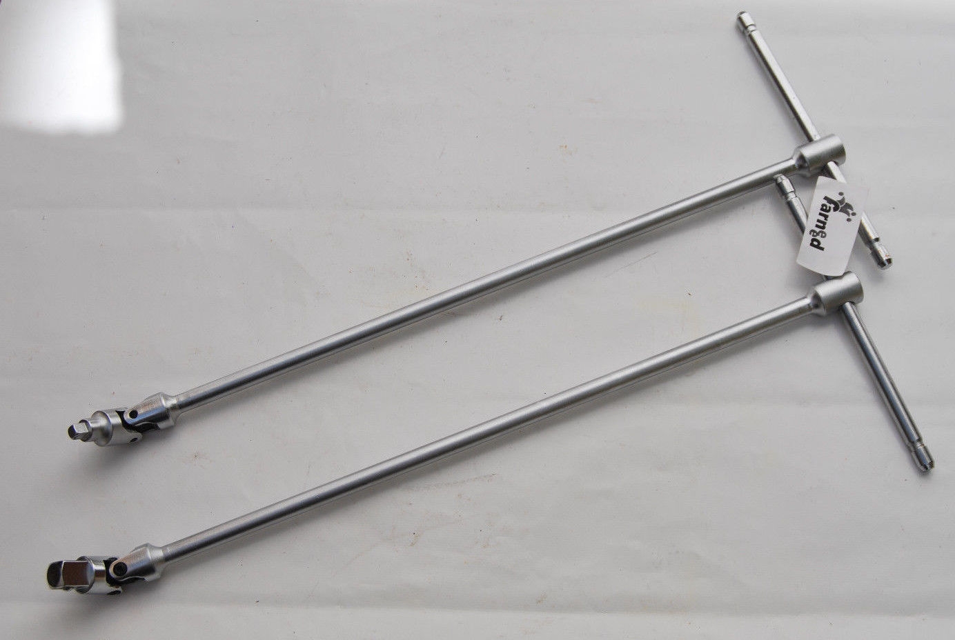 JUEGO DE LLAVES EN T ARTICULADAS LARGAS PARA VASOS CUADRADOS DE 3/8" Y 1/4"