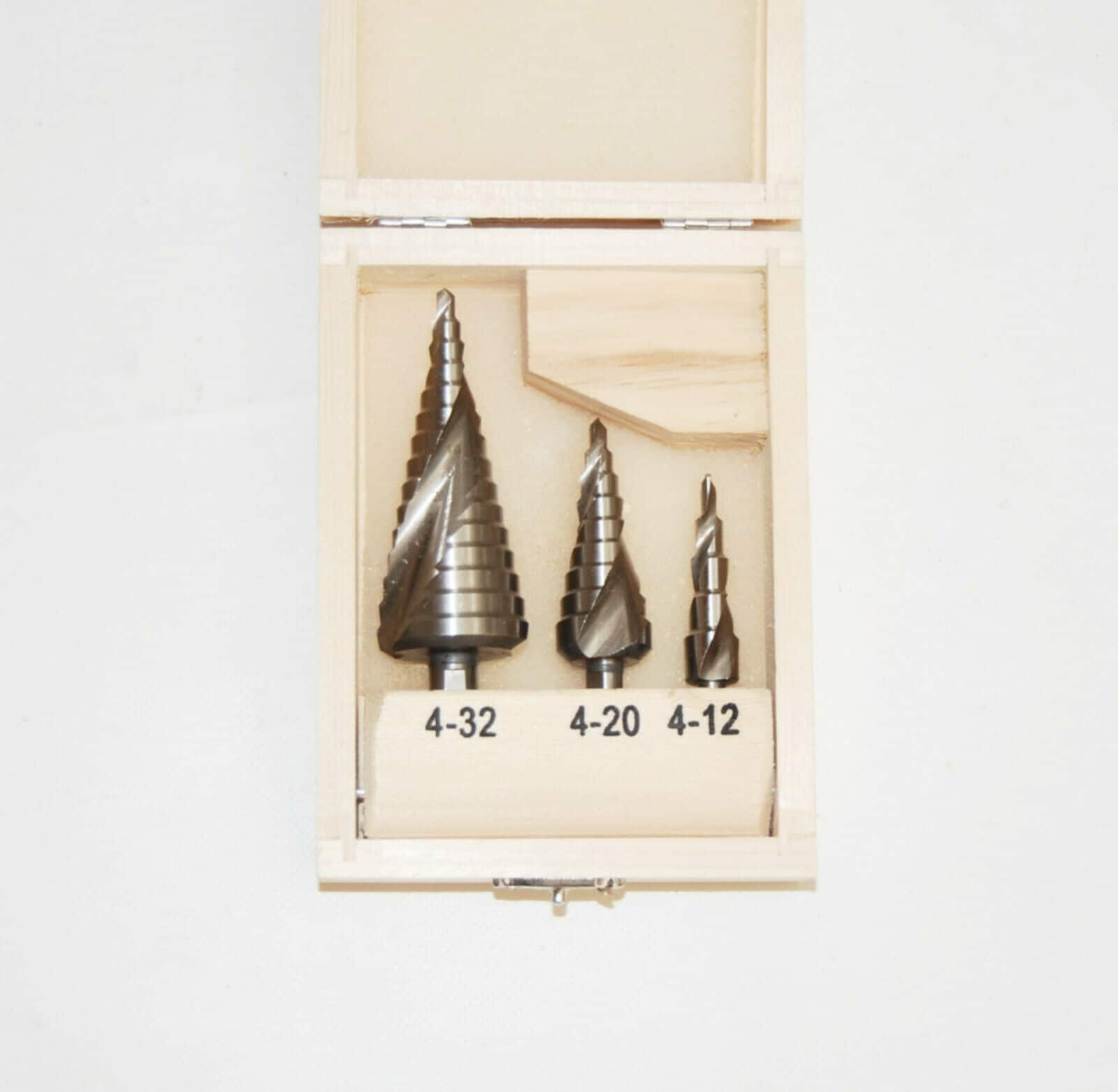 FRESAS CÓNICAS EN ESPIRAL AMPLIADORA DE AGUJEROS ESCALONADOS METAL 4 32 mm 3 PIEZAS EN ACERO G