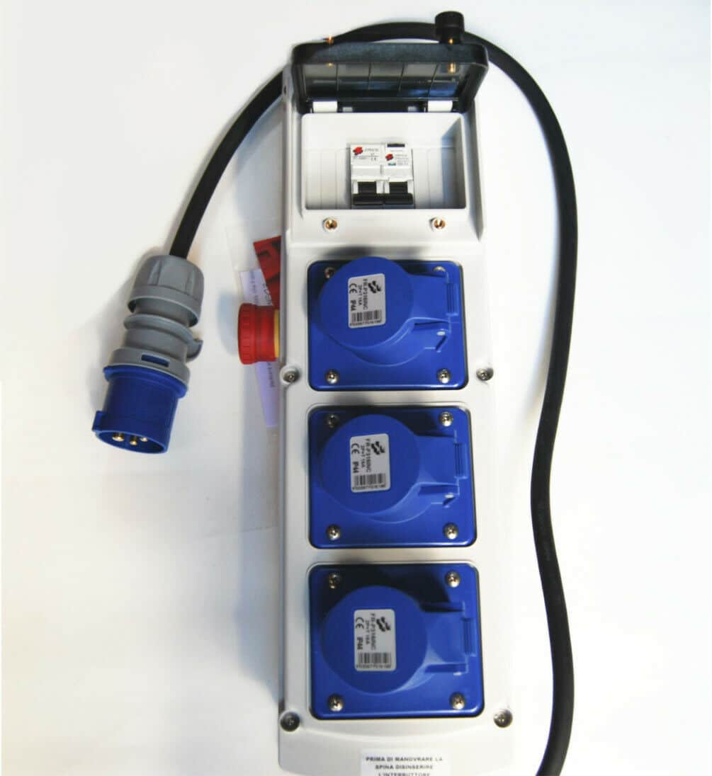 CUADRO ELÉCTRICO MONOFÁSICO PARA OBRA 3 TOMAS DE CORRIENTE CERTIFICACIÓN 16A PULSADOR DE EMERGENCIA 011P